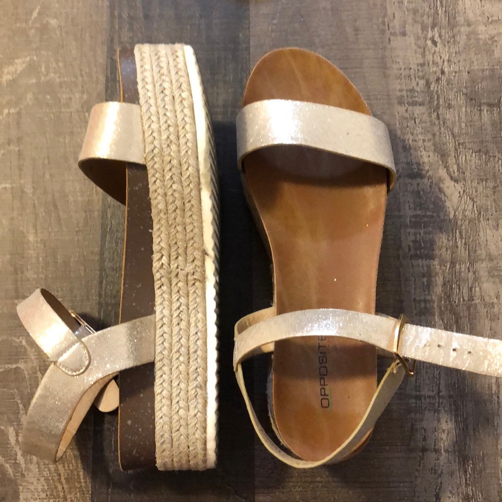 Platform Sandals Gold Details - Picture 2 of 2